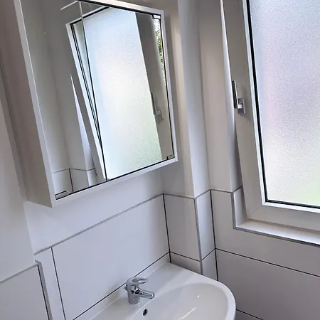 With Wifi, Kitchen And 4k Tv * Essen